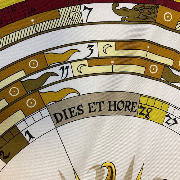 HERMES BURGUNDY / GOLD MULTI DIES ET HORE PRINT SQUARE SILK TWILL SCARF - Picture 7 of 9